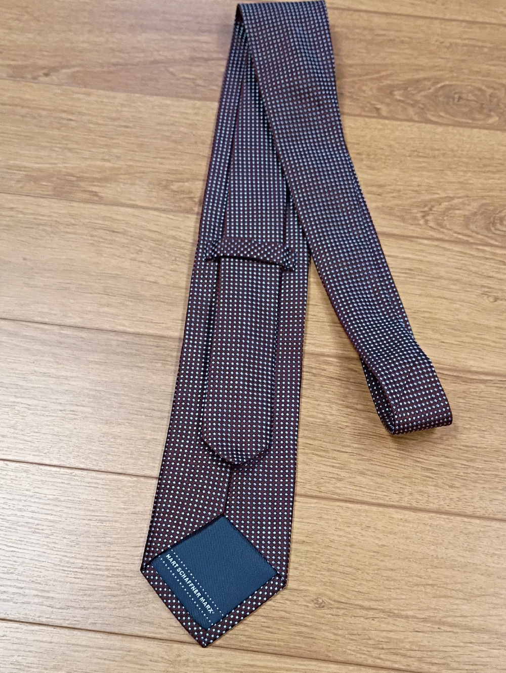 Hart Schaffner Marx Men’s Silk Tie Burgundy Blue Geometric Microdot Classic Neck - Picture 2 of 4